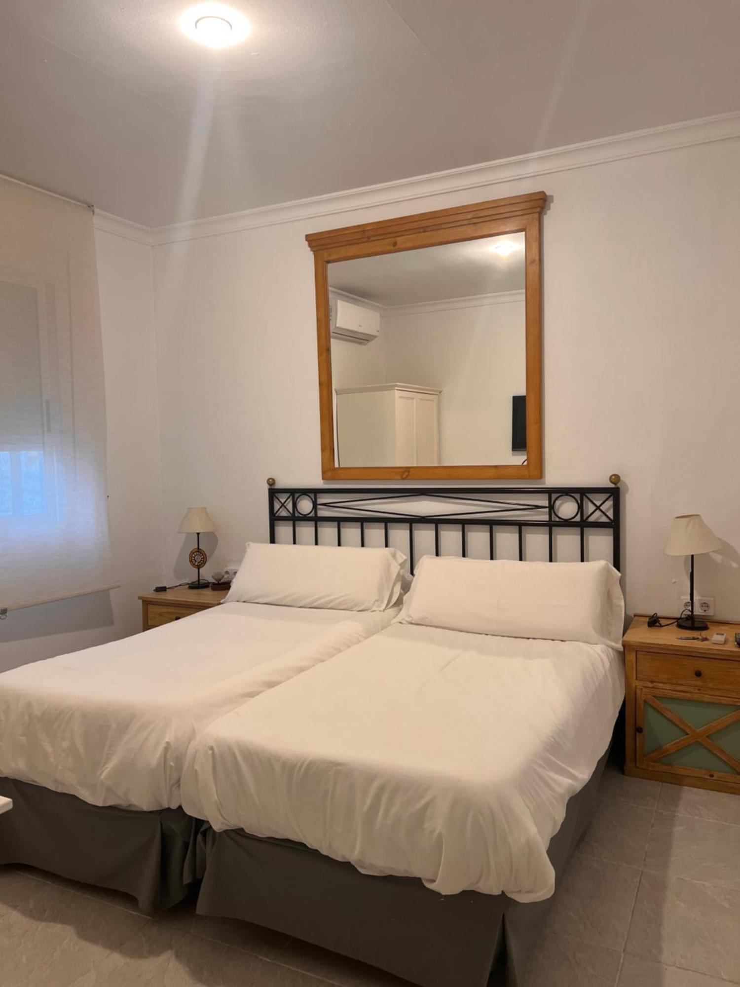 Hostal Playa Hidalgo Рота Екстериор снимка