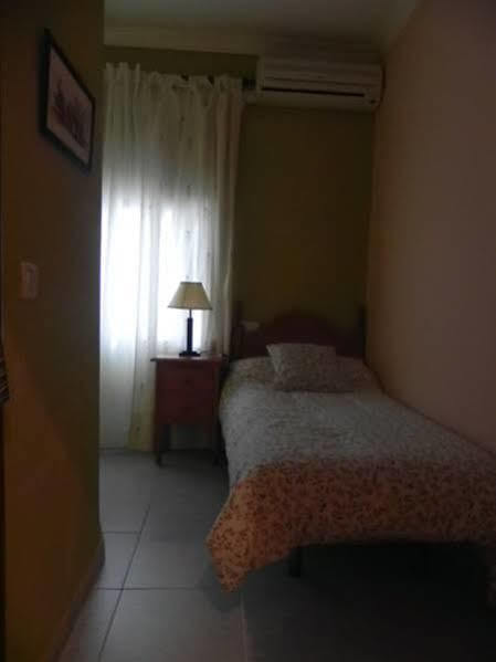 Hostal Playa Hidalgo Рота Екстериор снимка