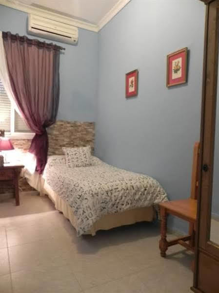 Hostal Playa Hidalgo Рота Екстериор снимка