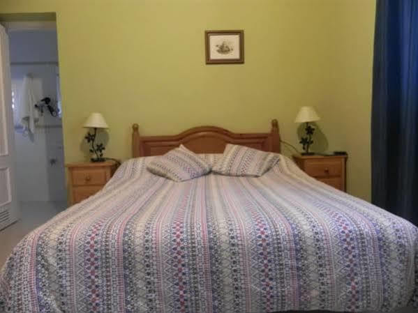 Hostal Playa Hidalgo Рота Екстериор снимка